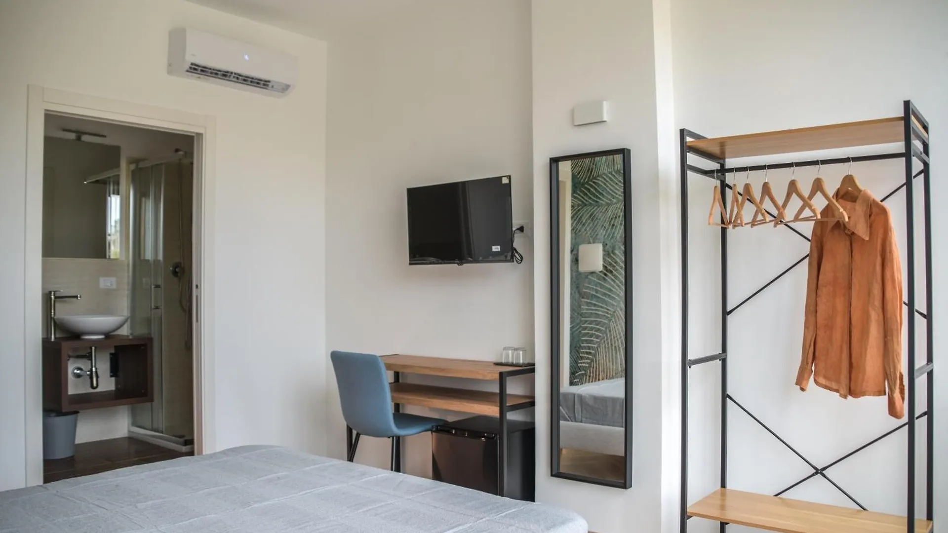 Politeama Crystal Rooms Palermo Guest house
