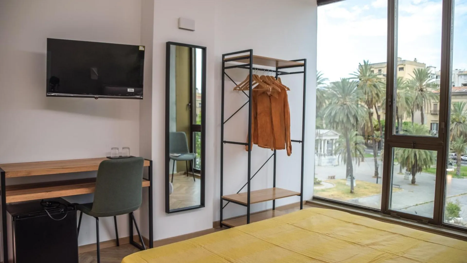 Guest house Politeama Crystal Rooms Palermo Italy